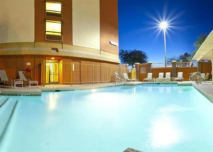 Express & By Ihg Hotel 2*