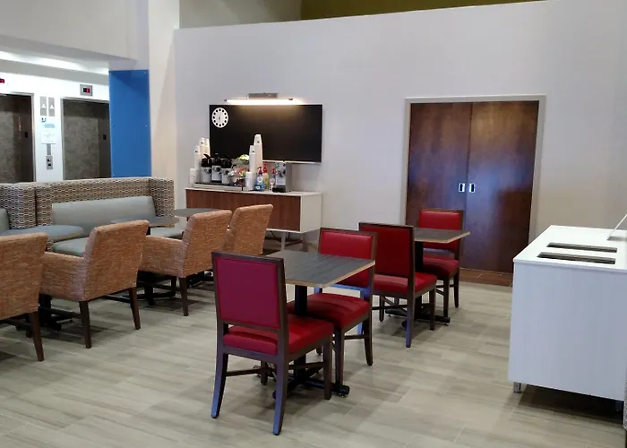 Hotel Express & By Ihg