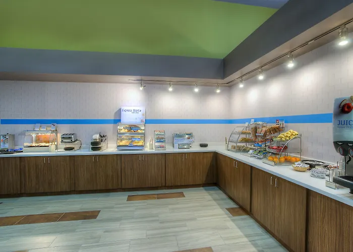 Hotel Express & By Ihg 2*